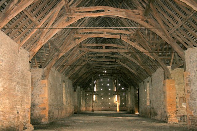 Middle Littleton Tithe Barn